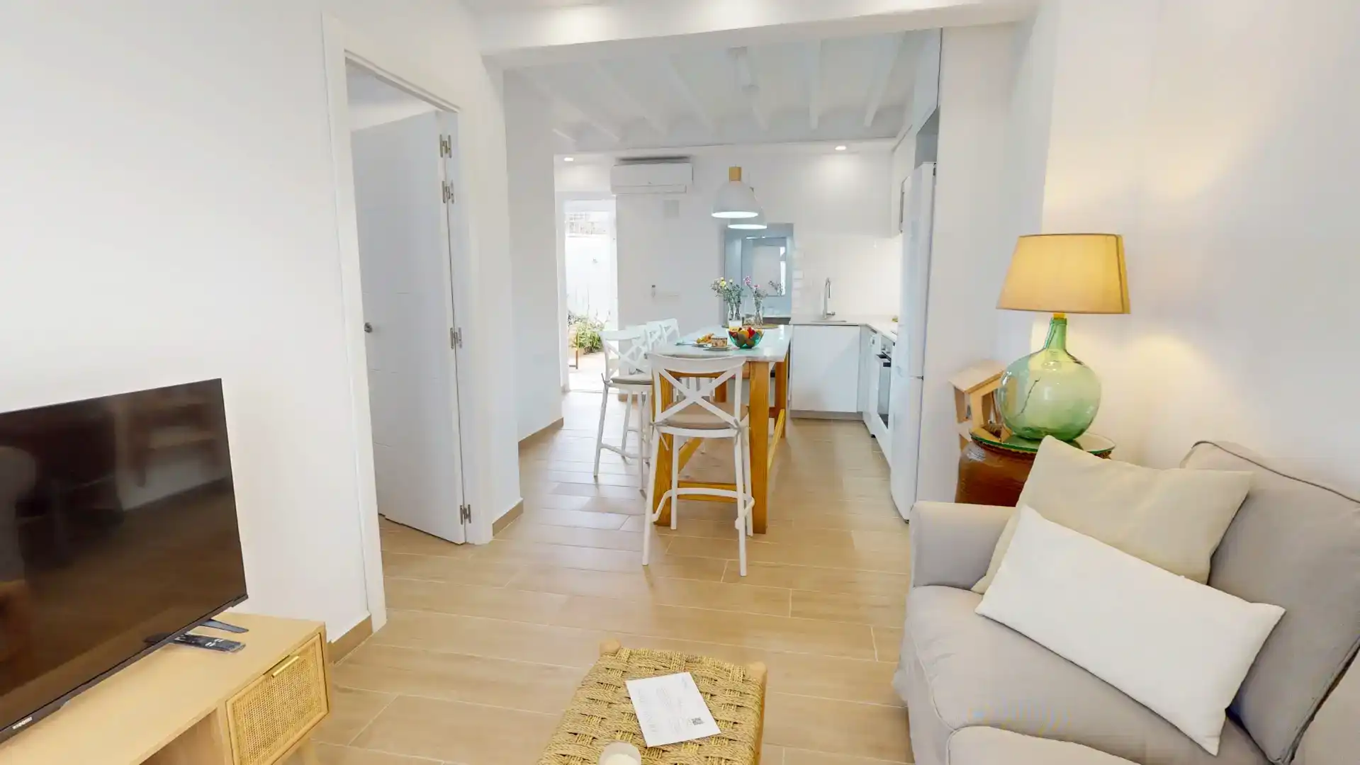 Wohnzimmer von Wohnung zur Miete in Dénia mit Parkett und Möbliert