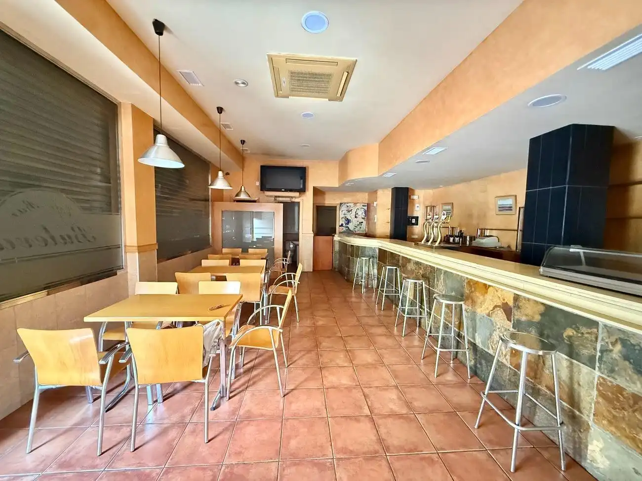 Local comercial en venta en Maria Auxiliadora - Barriada de Llera, imagen 2