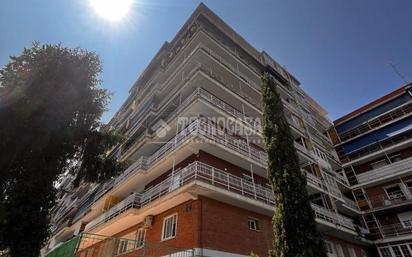 Vista exterior de Àtic en venda en Móstoles amb Aire condicionat i Terrassa