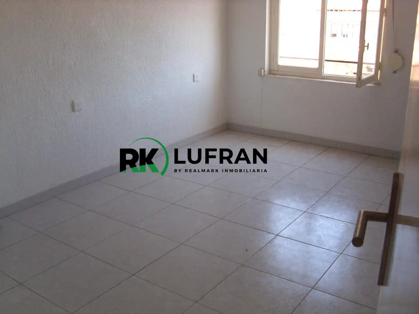 Habitación de Piso en venta en Elda