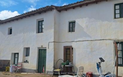 Vista exterior de Finca rústica en venda en Carrión de los Condes amb Moblat