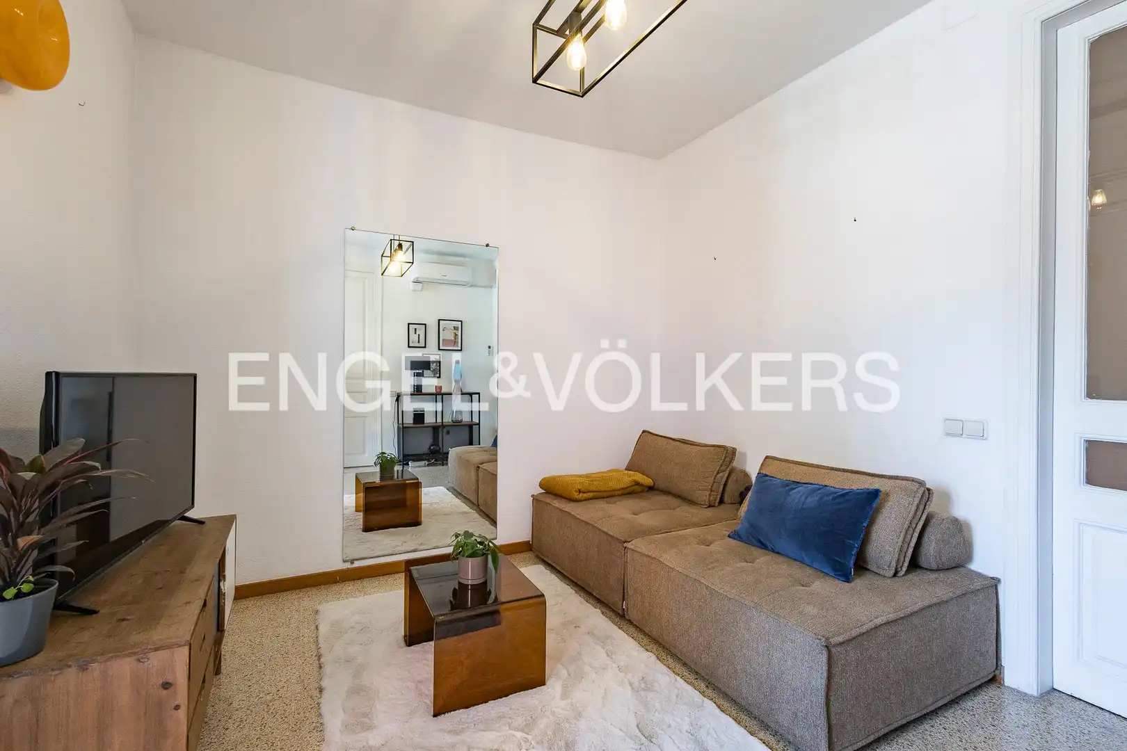 Wohnzimmer von Wohnung zum Verkauf in Barcelona mit Klimaanlage, Heizung und Terrasse