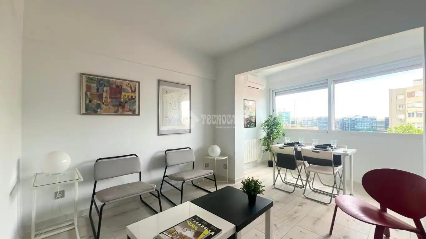 Sala d'estar de Pis en venda en Madrid