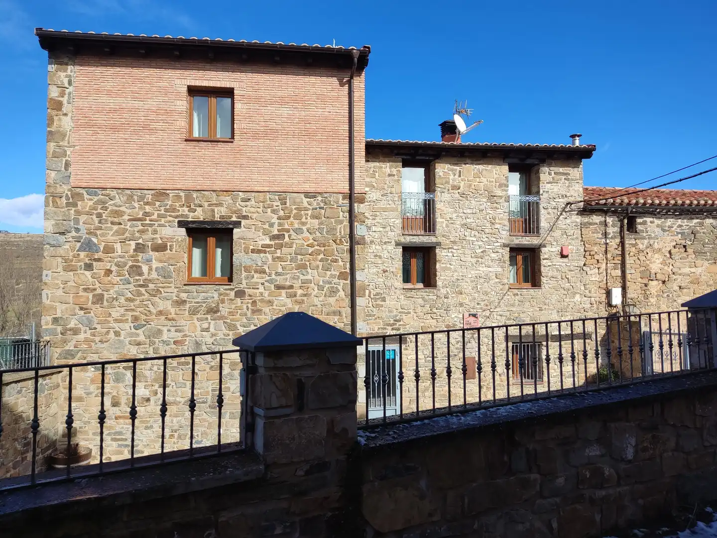 Exterior view of Commercial properties for sale in Villar del Río  with Furnished
