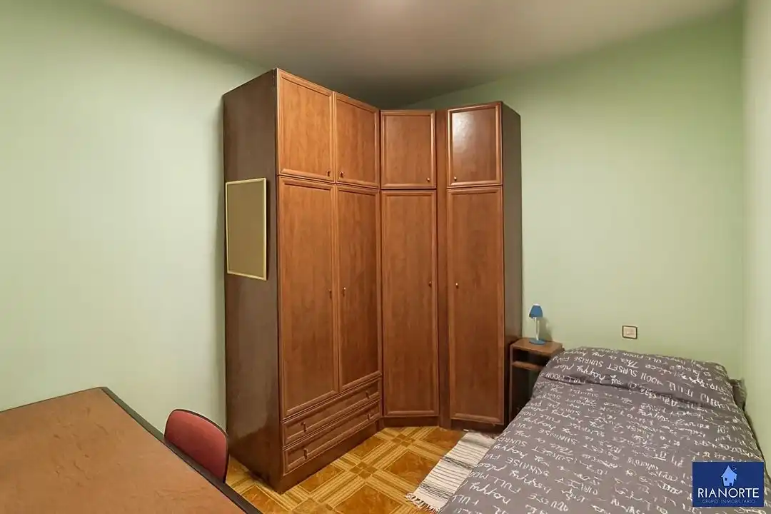 Habitación de Casa o chalet en venta en Gijón  con Calefacción, Trastero y Amueblado