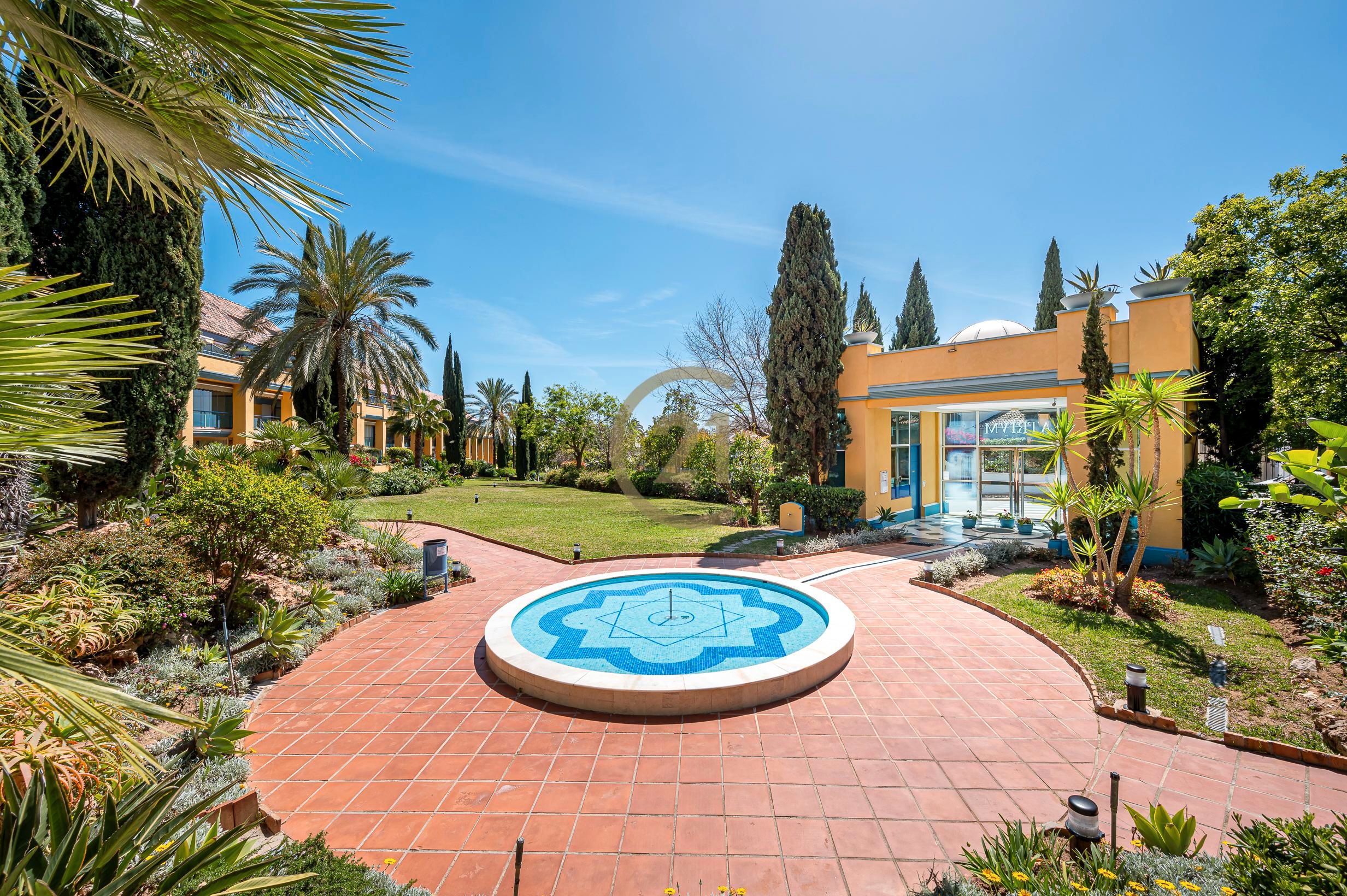 Garden of Flat for sale in Marbella  with Air Conditioner, Terrace and Oven