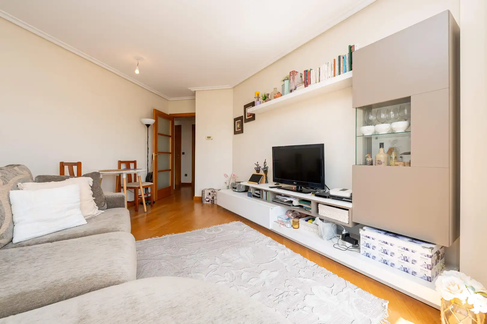 Living room of Apartments for sale in A Coruña Capital   with Heating, Parquet flooring and Storage room