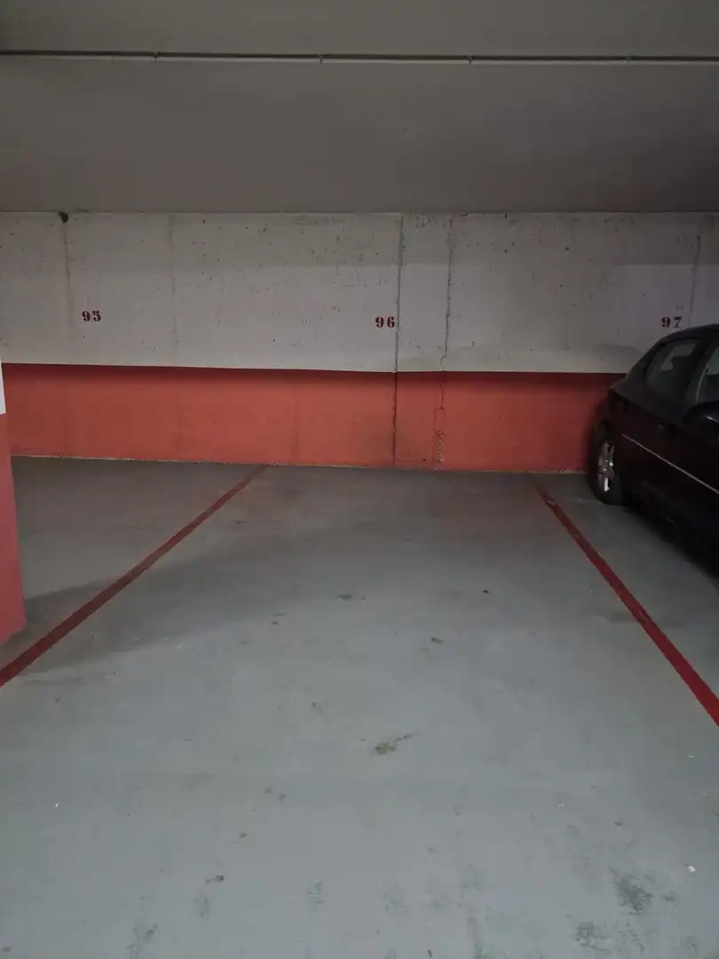 Parkplatz von Wohnung zum Verkauf in Ribadeo mit Heizung, Terrasse und Abstellraum