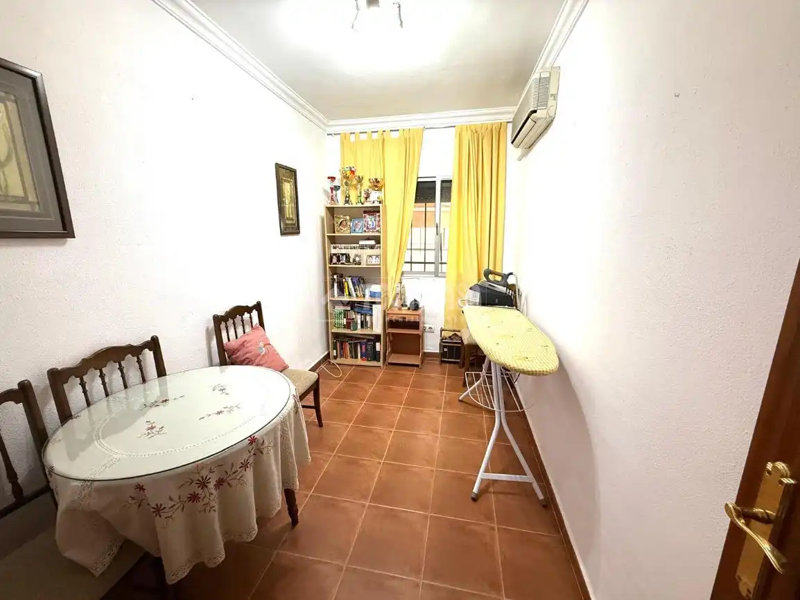 Habitación de Casa adosada en venta en San Juan de Aznalfarache