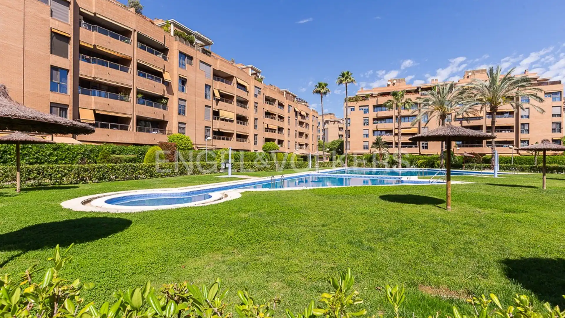 Vista exterior de Piso de alquiler en  Valencia Capital con Aire acondicionado, Calefacción y Parquet