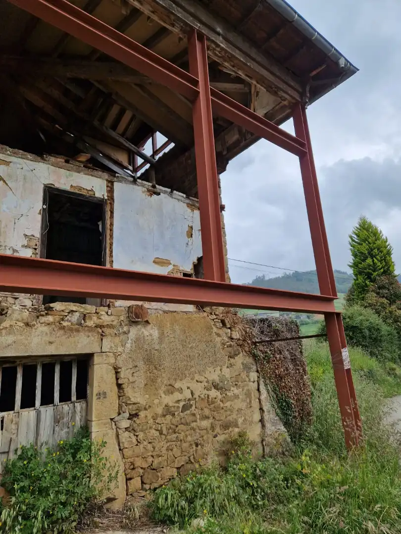 Casa o xalet en venda a Calle Linares, Salas