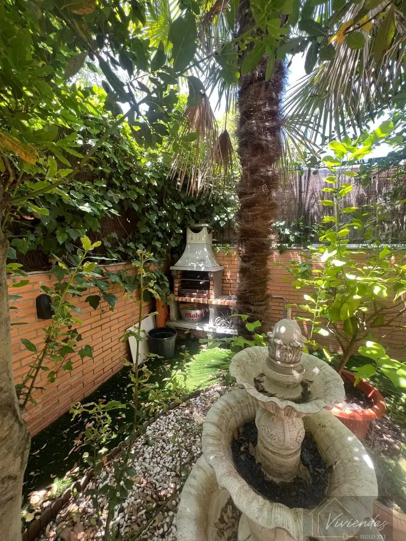 Jardí de Pis en venda en Boadilla del Monte amb Aire condicionat, Calefacció i Alarma