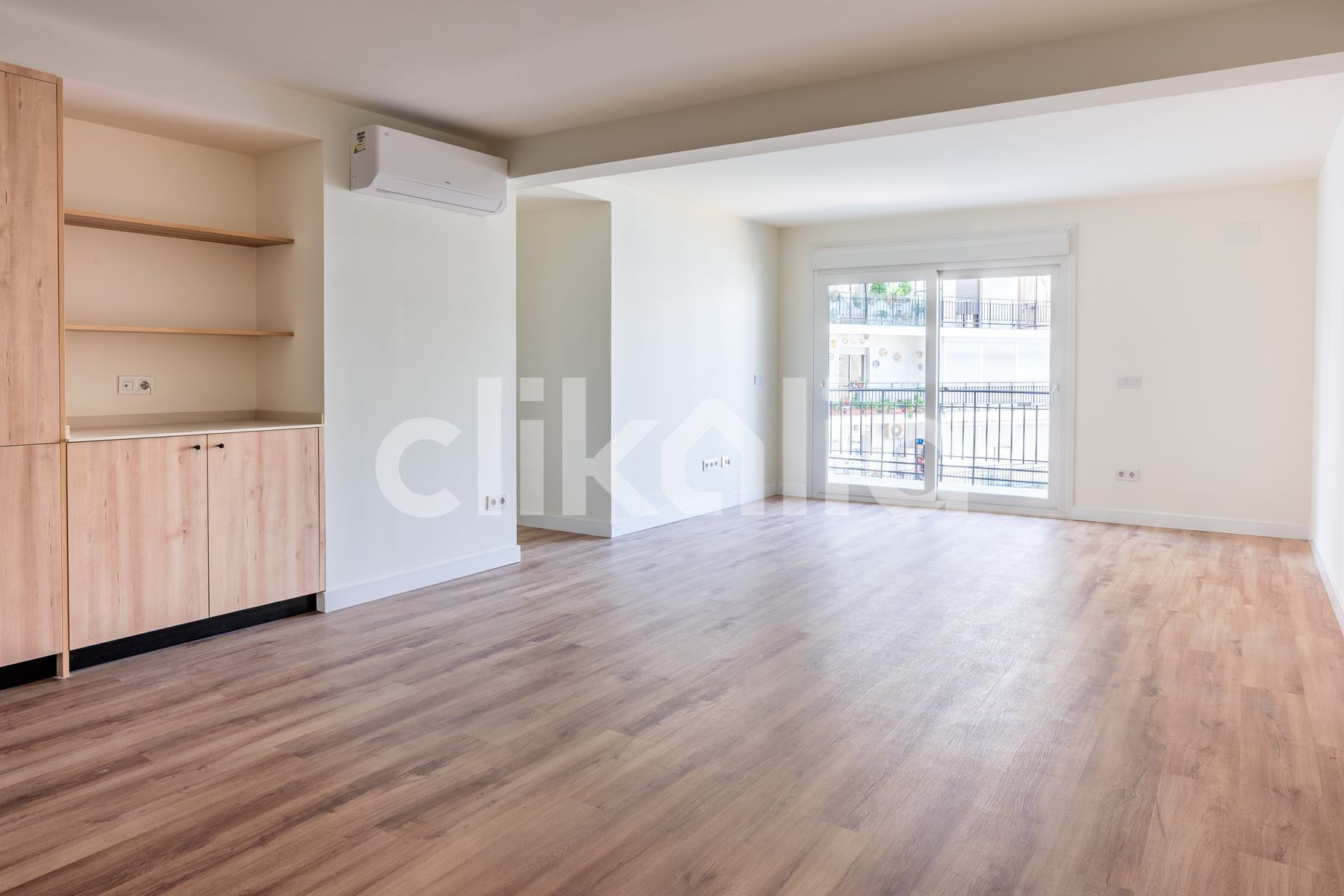 Bedroom of Flat for sale in  Sevilla Capital  with Air Conditioner, Private garden and Terrace