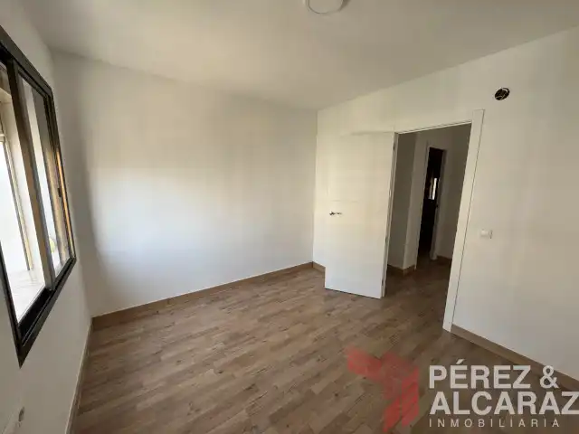 Bedroom of Flat for sale in Palma del Río  with Air Conditioner, Parquet flooring and Washing machine