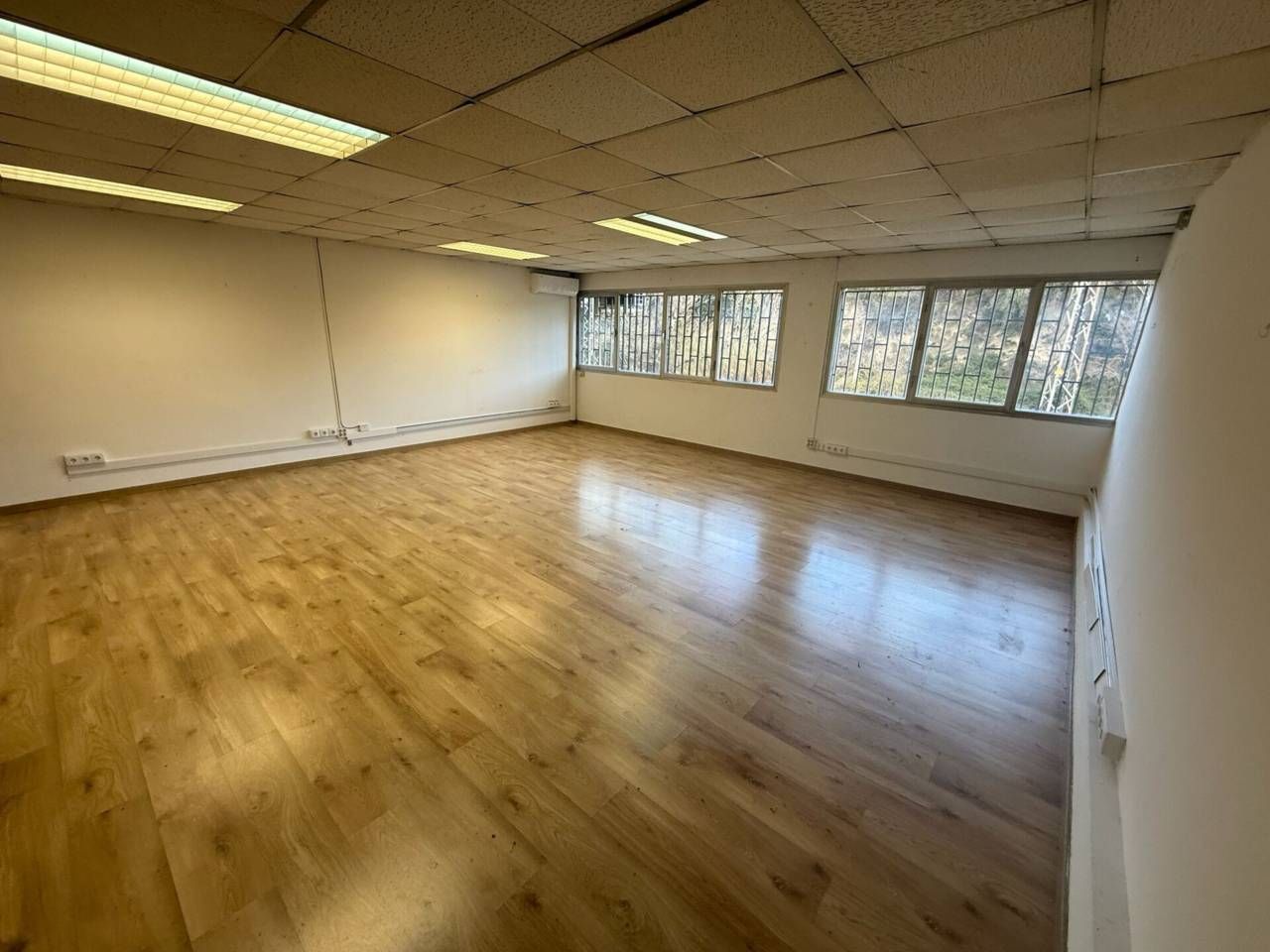 Oficina de lloguer en Cardedeu amb Aire condicionat i Calefacció