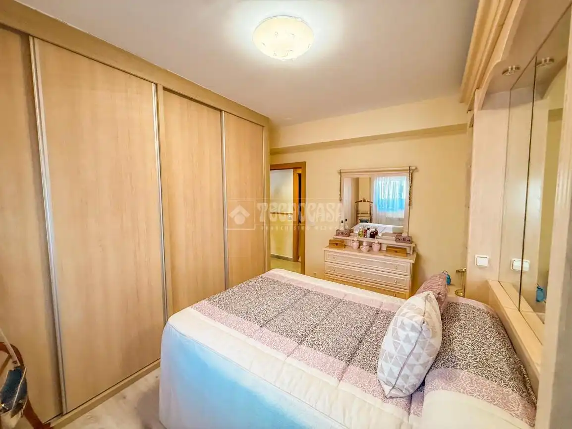 Bedroom of Flat for sale in Parla  with Air Conditioner, Heating and Terrace