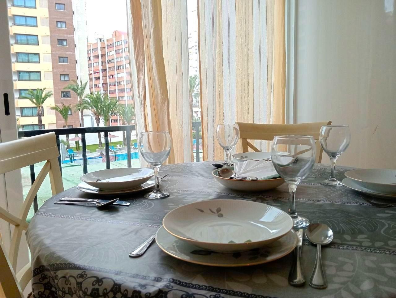 Menjador de Apartament en venda en Benidorm amb Jardí privat i Piscina comunitària
