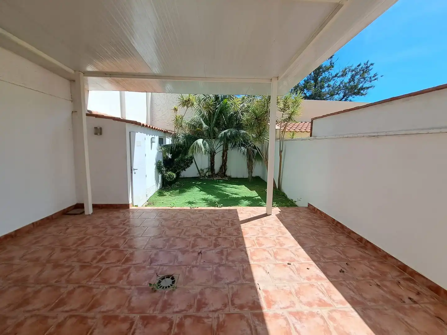Garten von Einfamilien-Reihenhaus zur Miete in Málaga mit Klimaanlage und Terrasse