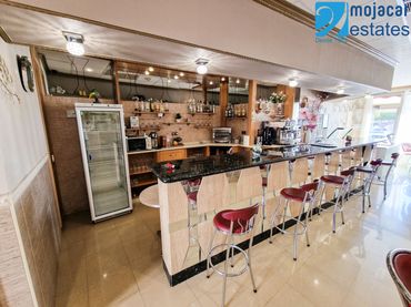 Local comercial en venda a Calle Blas Infante 9