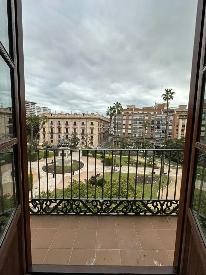 Vista exterior de Pis de lloguer en Valencia amb Aire condicionat i Balcó