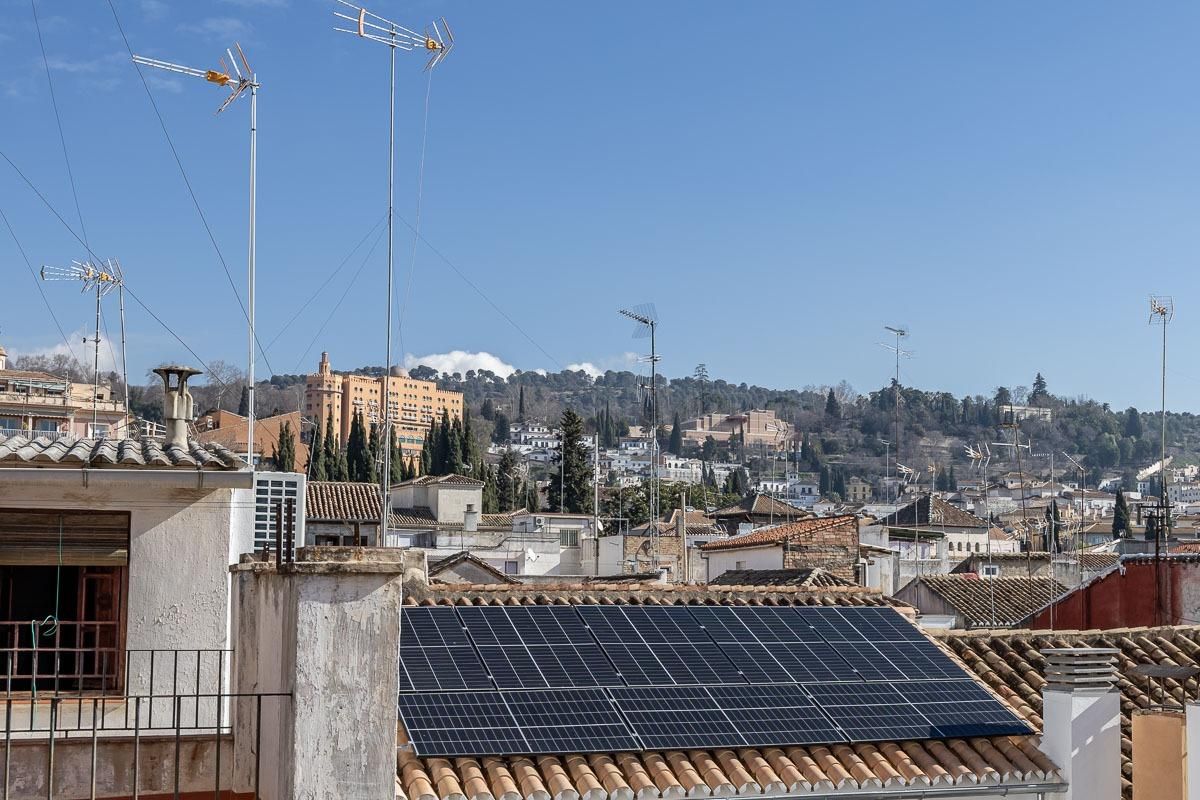 Vista exterior de Àtic en venda en  Granada Capital amb Aire condicionat, Calefacció i Terrassa