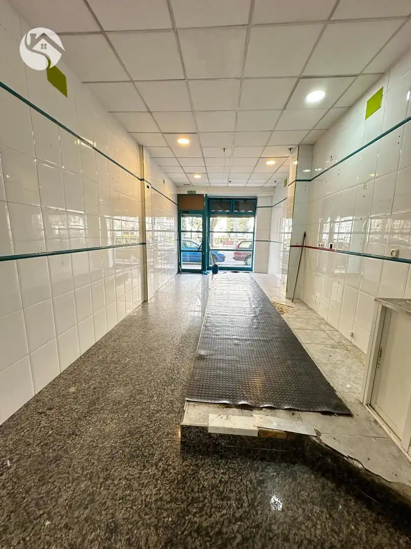 Local comercial en venda a Reyes Católicos - Paseo San Antonio, imagen 2