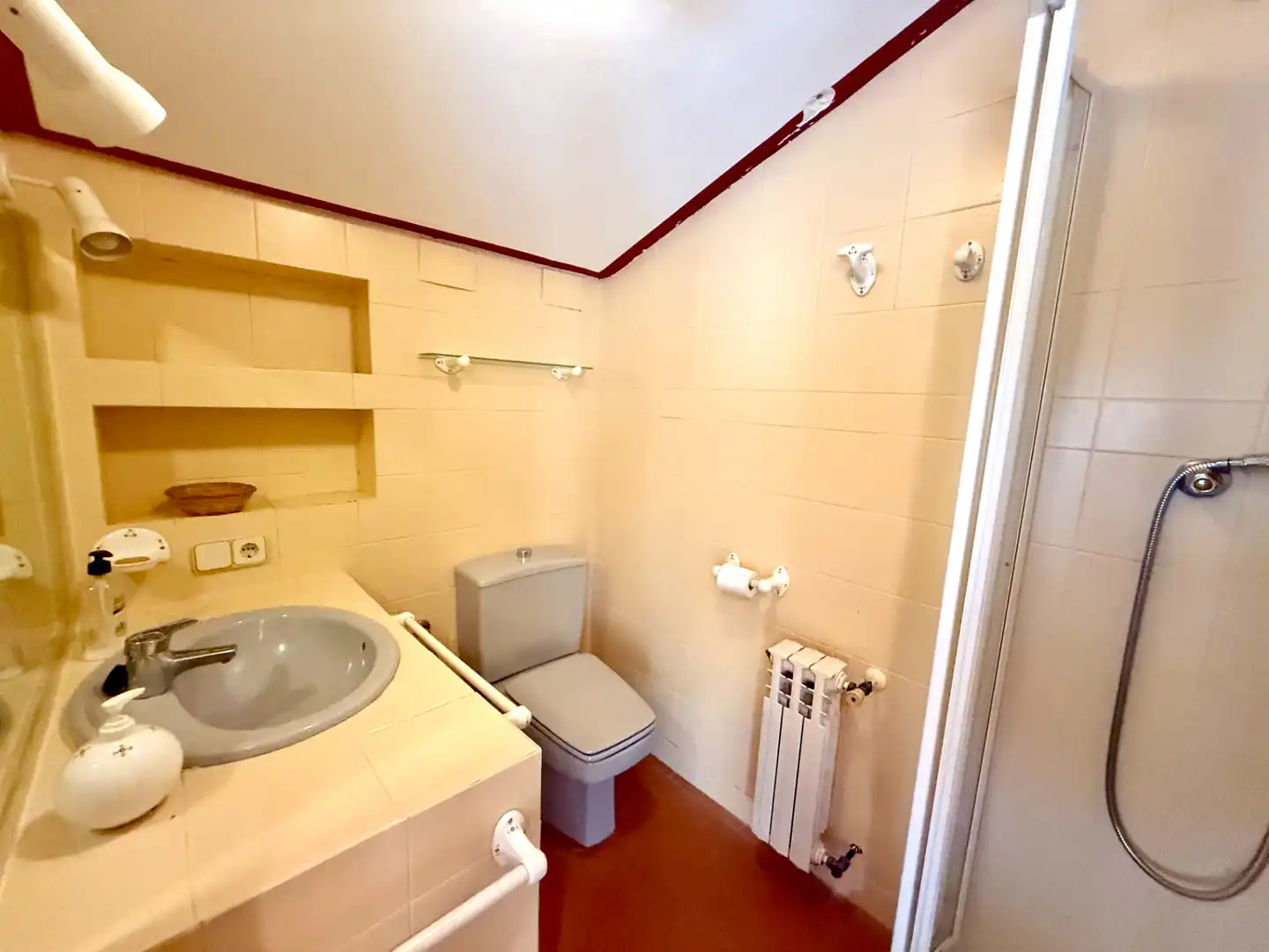Baño de Casa o chalet en venta en Poblete con Aire acondicionado, Jardín privado y Piscina