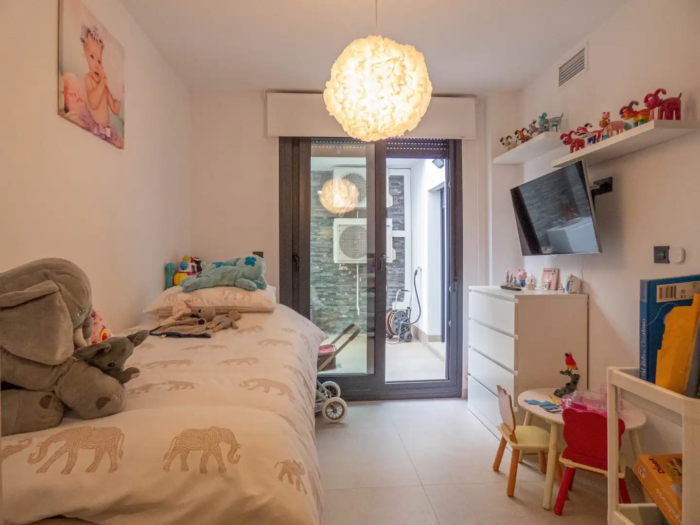 Dormitori de Apartament en venda en Guardamar del Segura amb Terrassa i Alarma