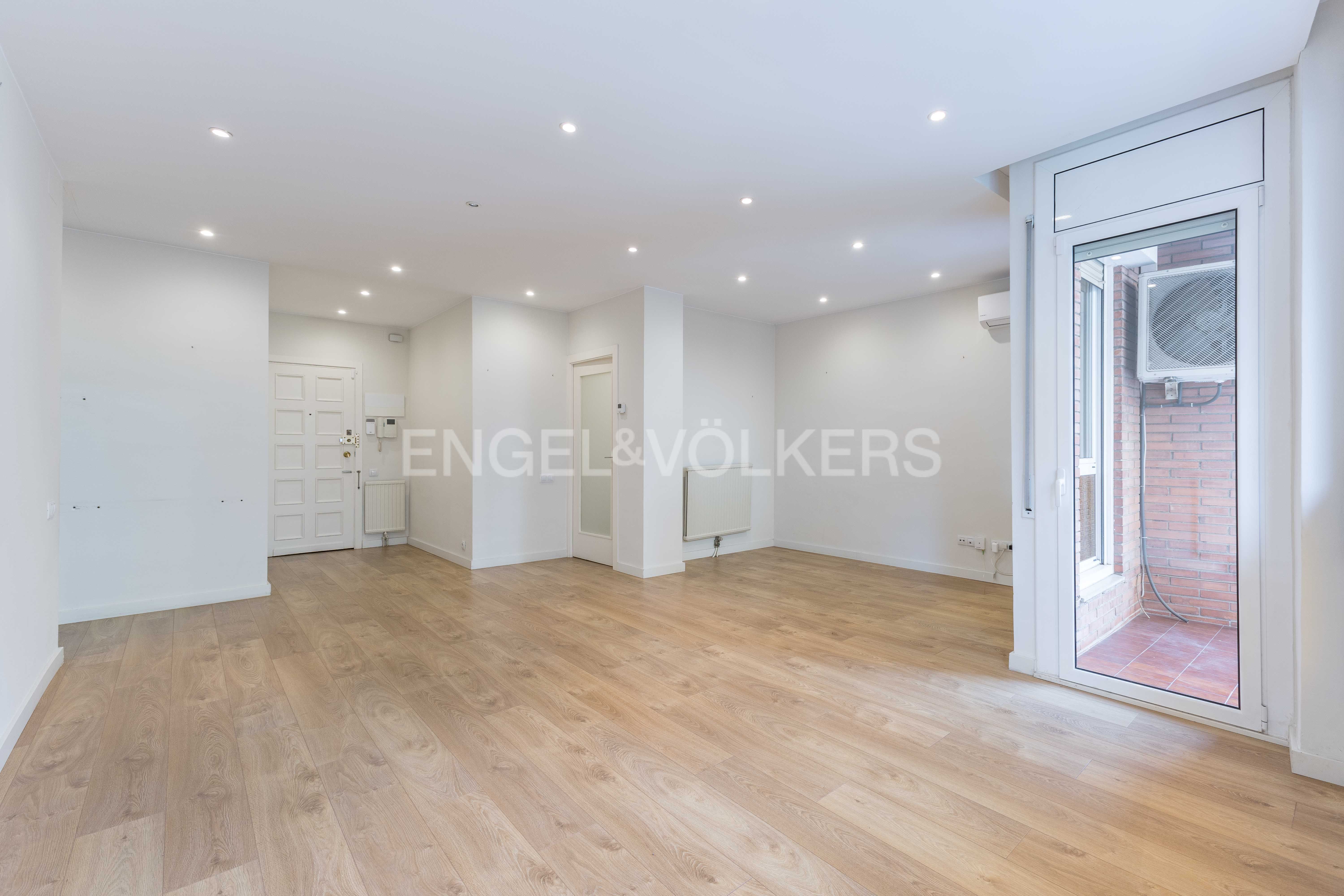 Sala d'estar de Apartament en venda en  Barcelona Capital amb Aire condicionat, Calefacció i Parquet