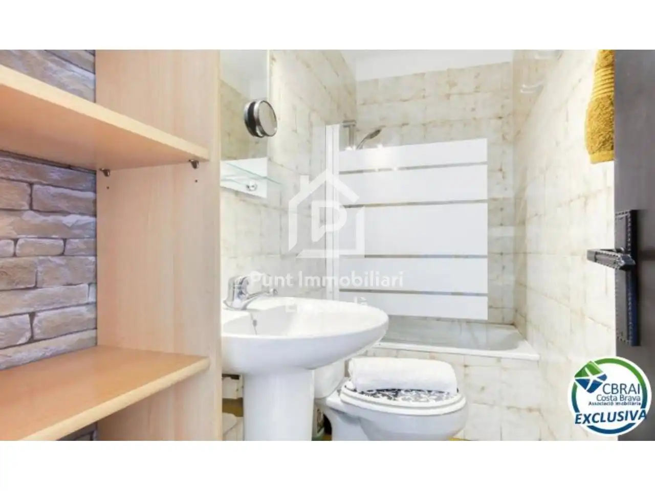 Baño de Estudio en venta en Empuriabrava con Aire acondicionado, Terraza y Amueblado