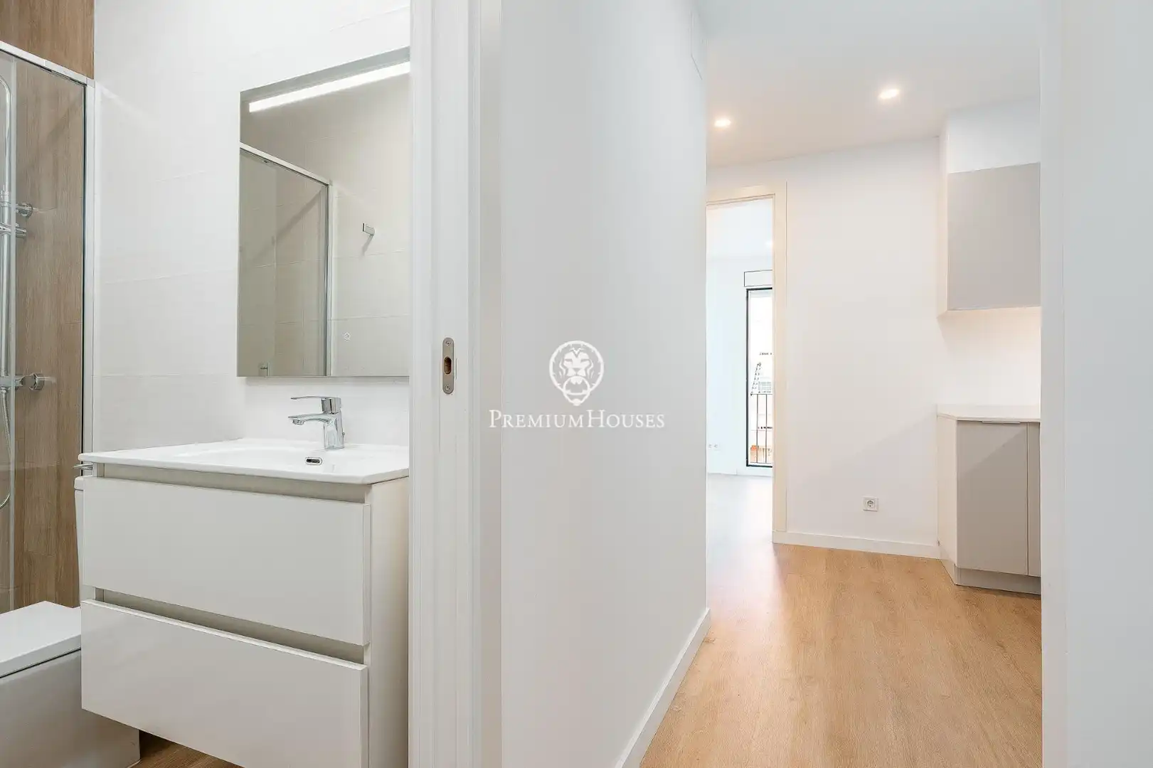 Apartments for sale in Barcelona  with Parquet flooring