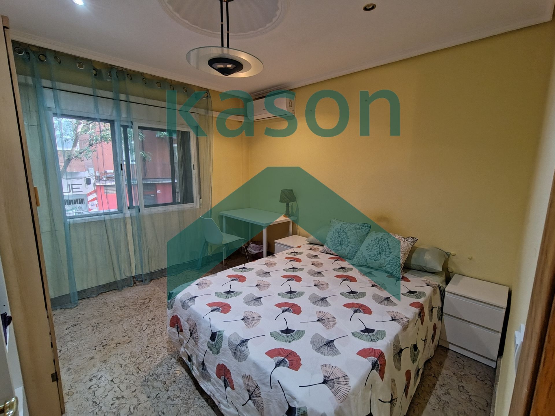 Habitación de Piso de alquiler en  Madrid Capital con Aire acondicionado, Calefacción y Amueblado