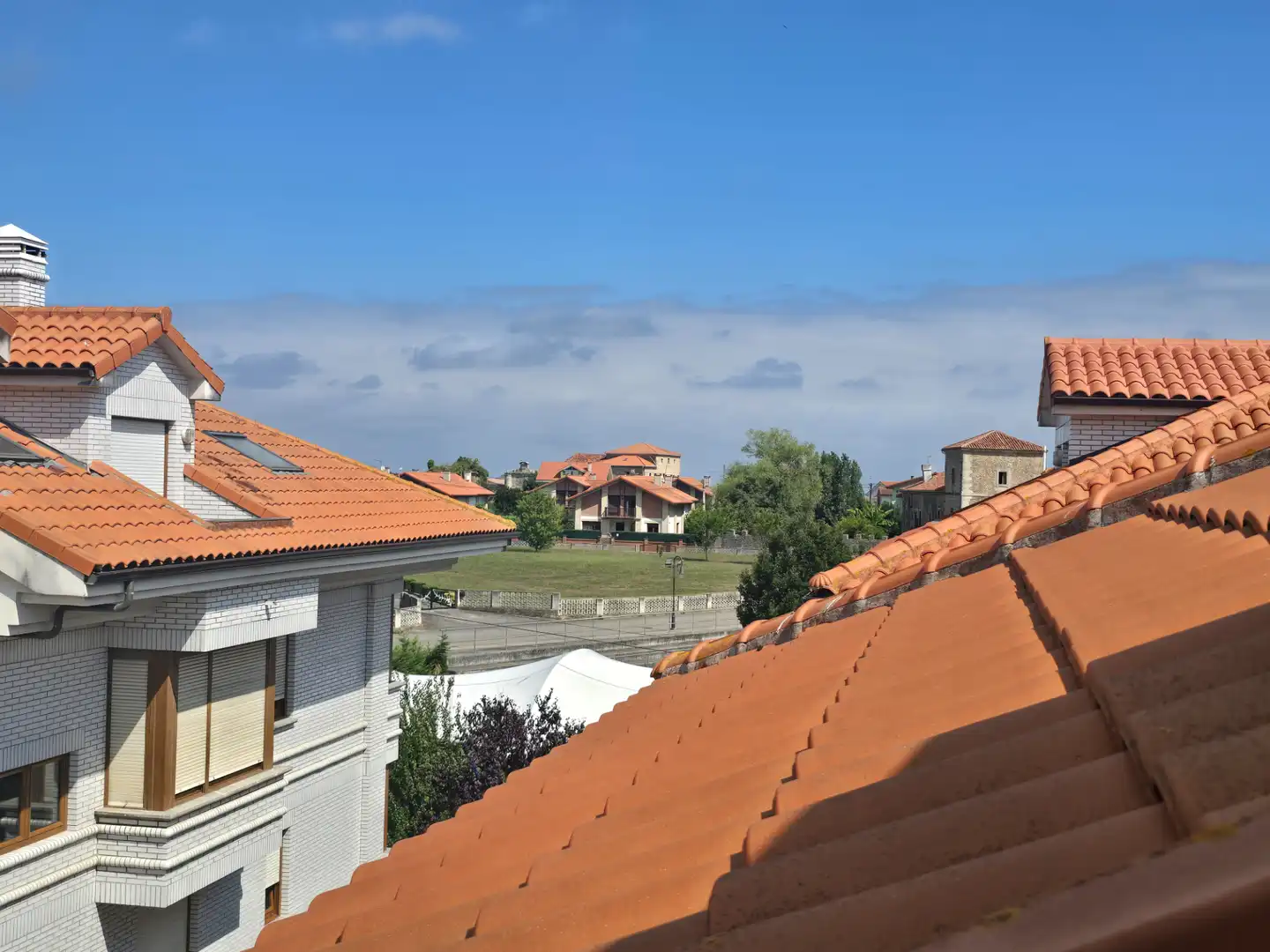 Vista exterior de Ático en venta en Bareyo con Calefacción, Terraza y Amueblado