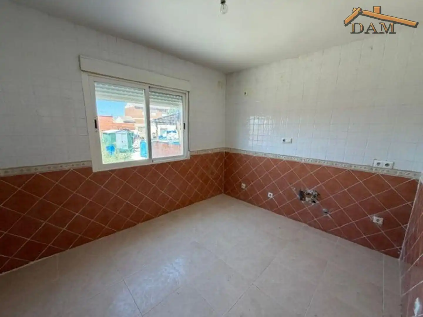 Habitación de Casa adosada en venta en Carmena
