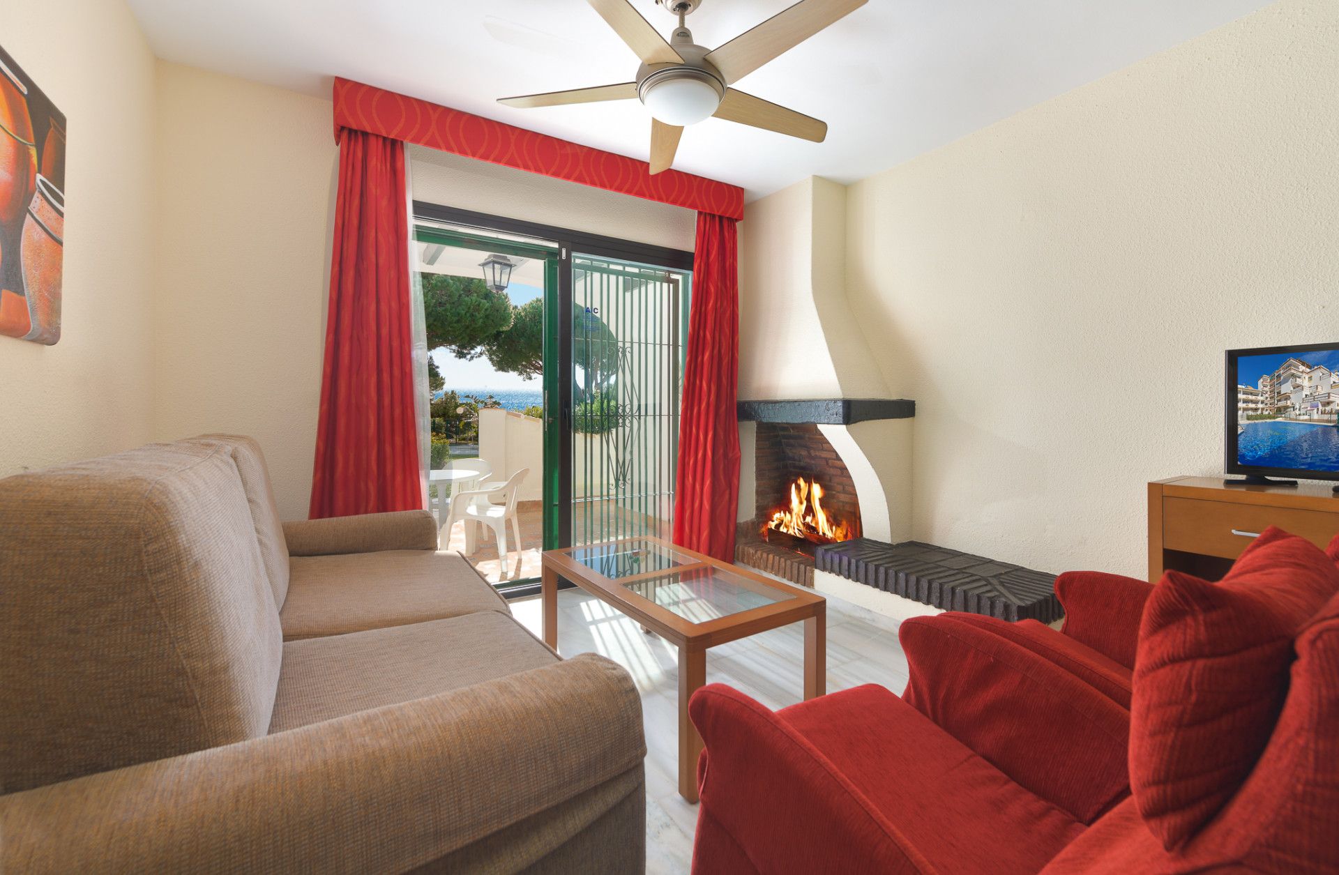 Living room of Apartment for sale in Marbella  with Terrace, Swimming Pool and Community pool