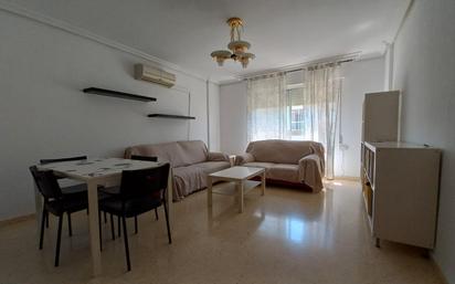 Sala d'estar de Pis en venda en Cartagena amb Moblat i Balcó