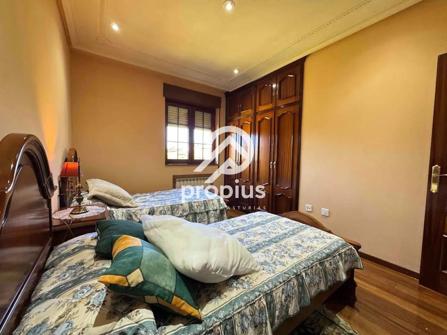 Habitación de Casa o chalet en venta en Avilés con Calefacción, Jardín privado y Parquet