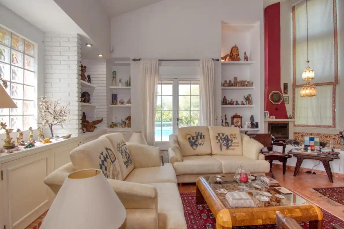 Sala de estar de Casa o chalet en venta en Nuevo Baztán con Aire acondicionado, Calefacción y Jardín privado