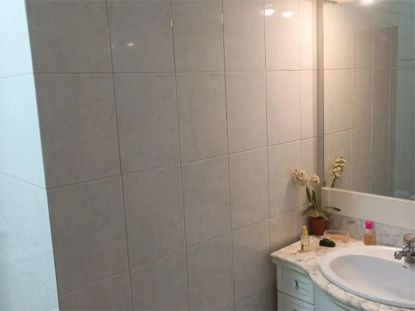 Bathroom of Flat for sale in  Sevilla Capital  with Air Conditioner, Terrace and Balcony