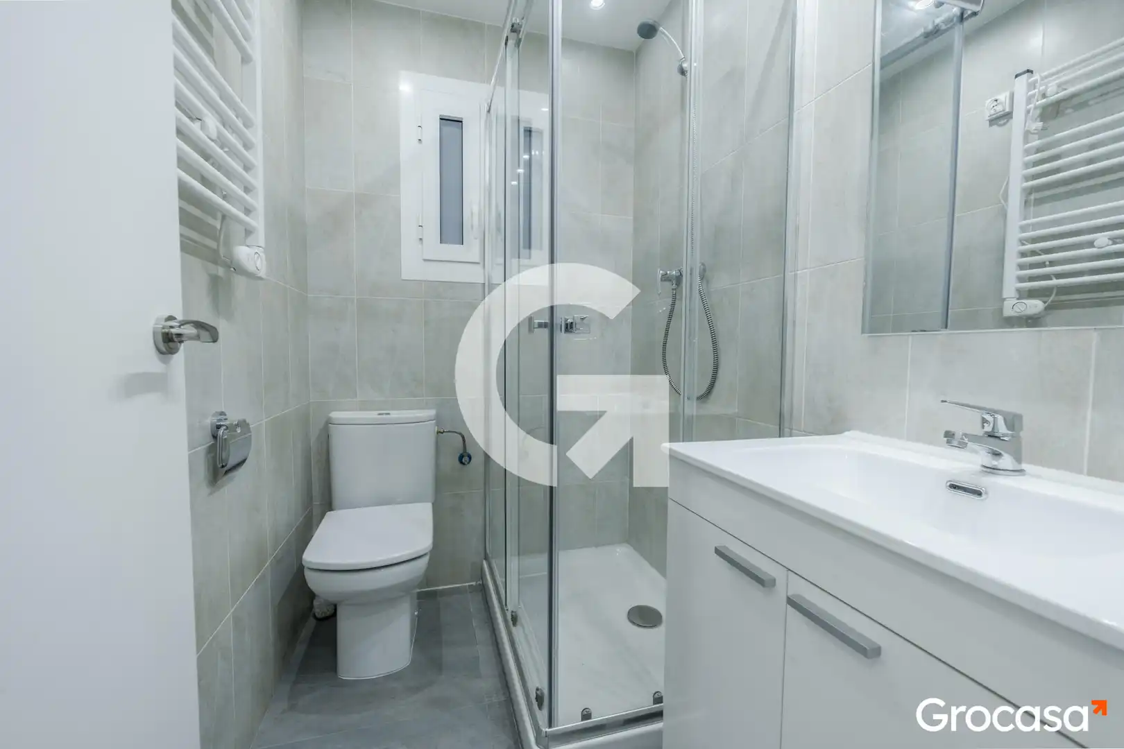 Baño de Piso en venta en Barcelona con Aire acondicionado, Calefacción y Horno