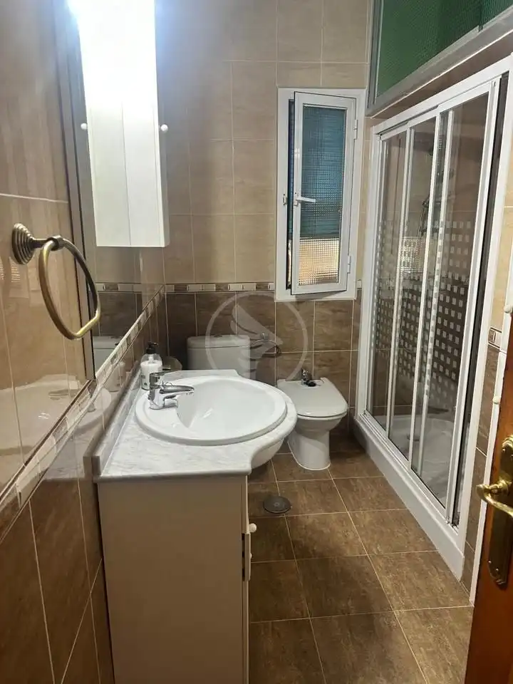 Bathroom of Flat for rent in Linares  with Air Conditioner, Terrace and Furnished