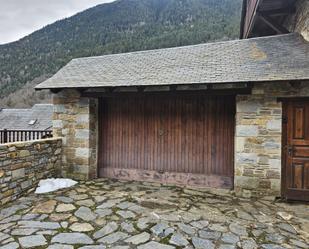 Exterior view of Garage for sale in Naut Aran