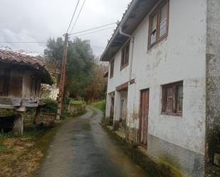 Exterior view of House or chalet for sale in Parres