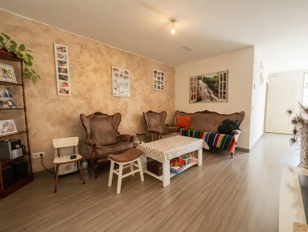 Living room of Detached homes for sale in Sant Joan Despí  with Air Conditioner, Heating and Parquet flooring