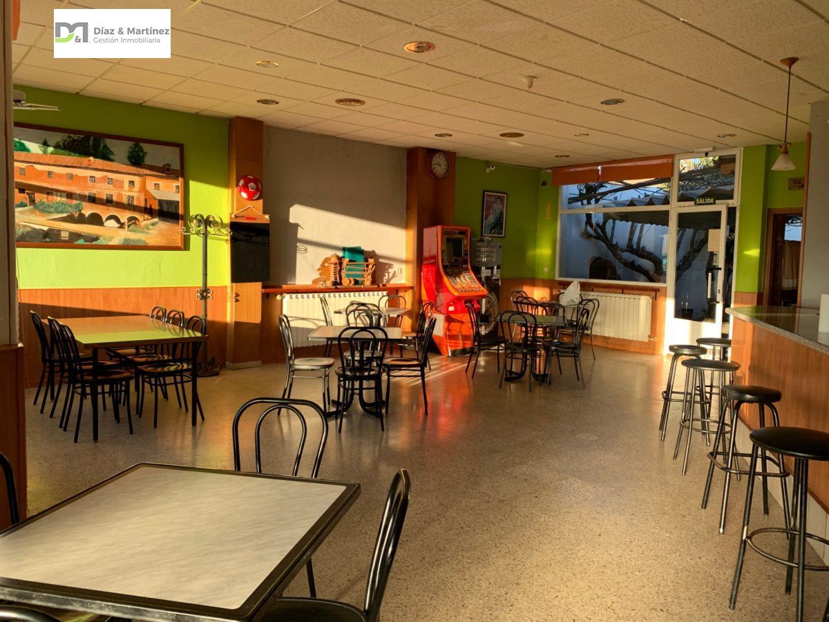 Premises for sale in León Capital   with Terrace and Furnished