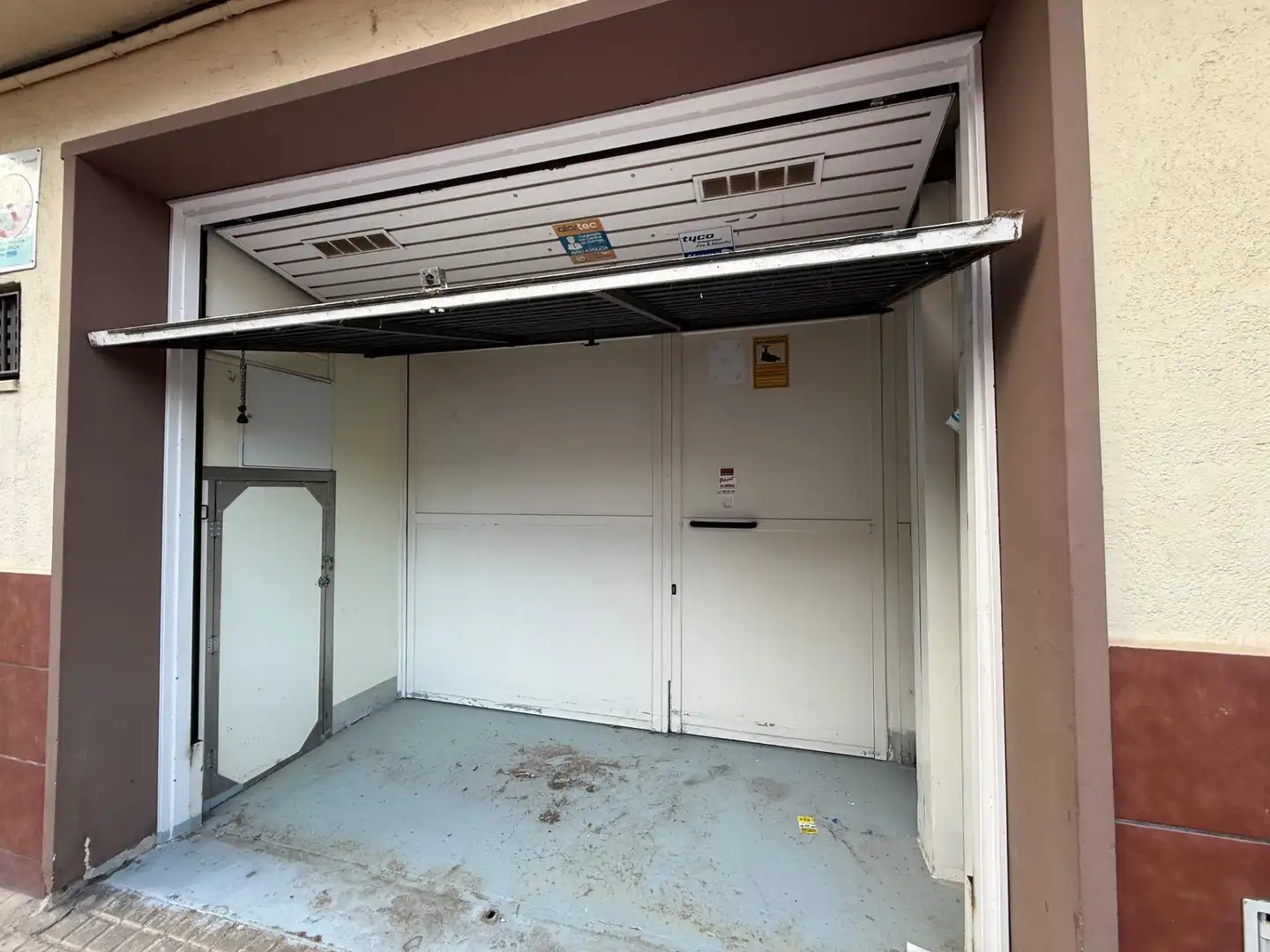 Aparcament de Local en venda en Sabadell amb Aire condicionat