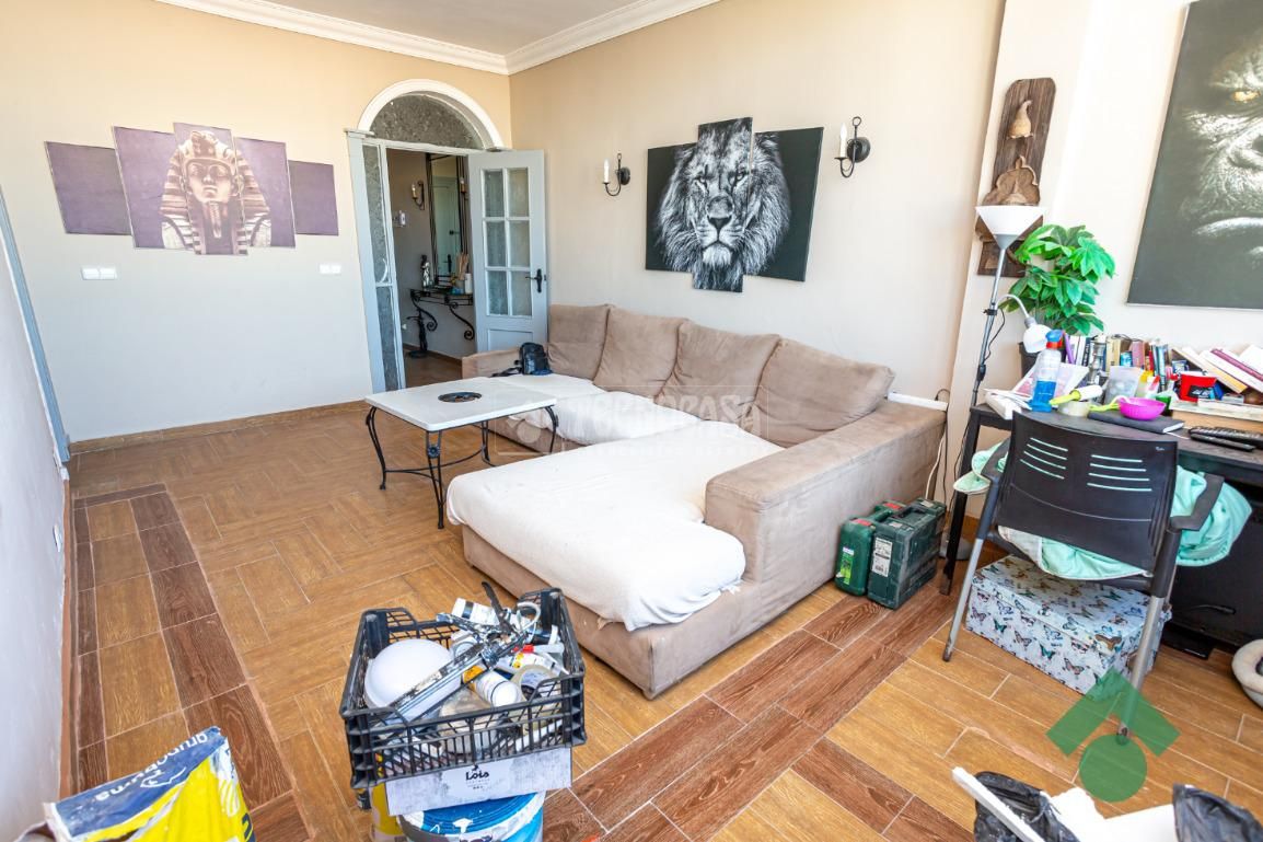 Sala de estar de Piso en venta en Algeciras con Parquet