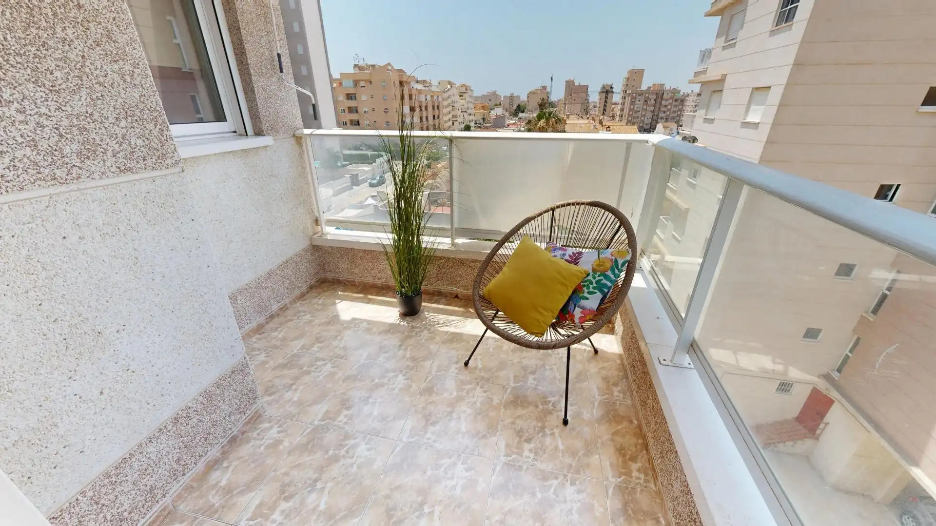Terraza de Apartamento en venta en Torrevieja con Amueblado, Balcón y Piscina comunitaria