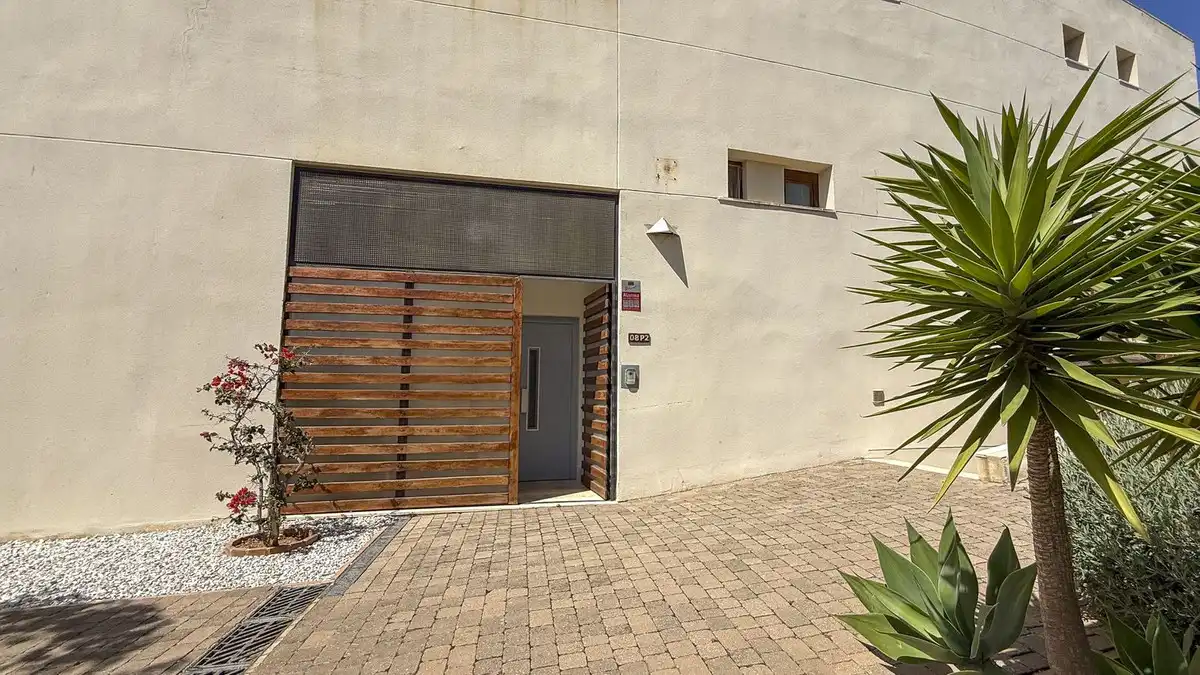 Vista exterior de Ático en venta en Marbella con Aire acondicionado, Trastero y Alarma