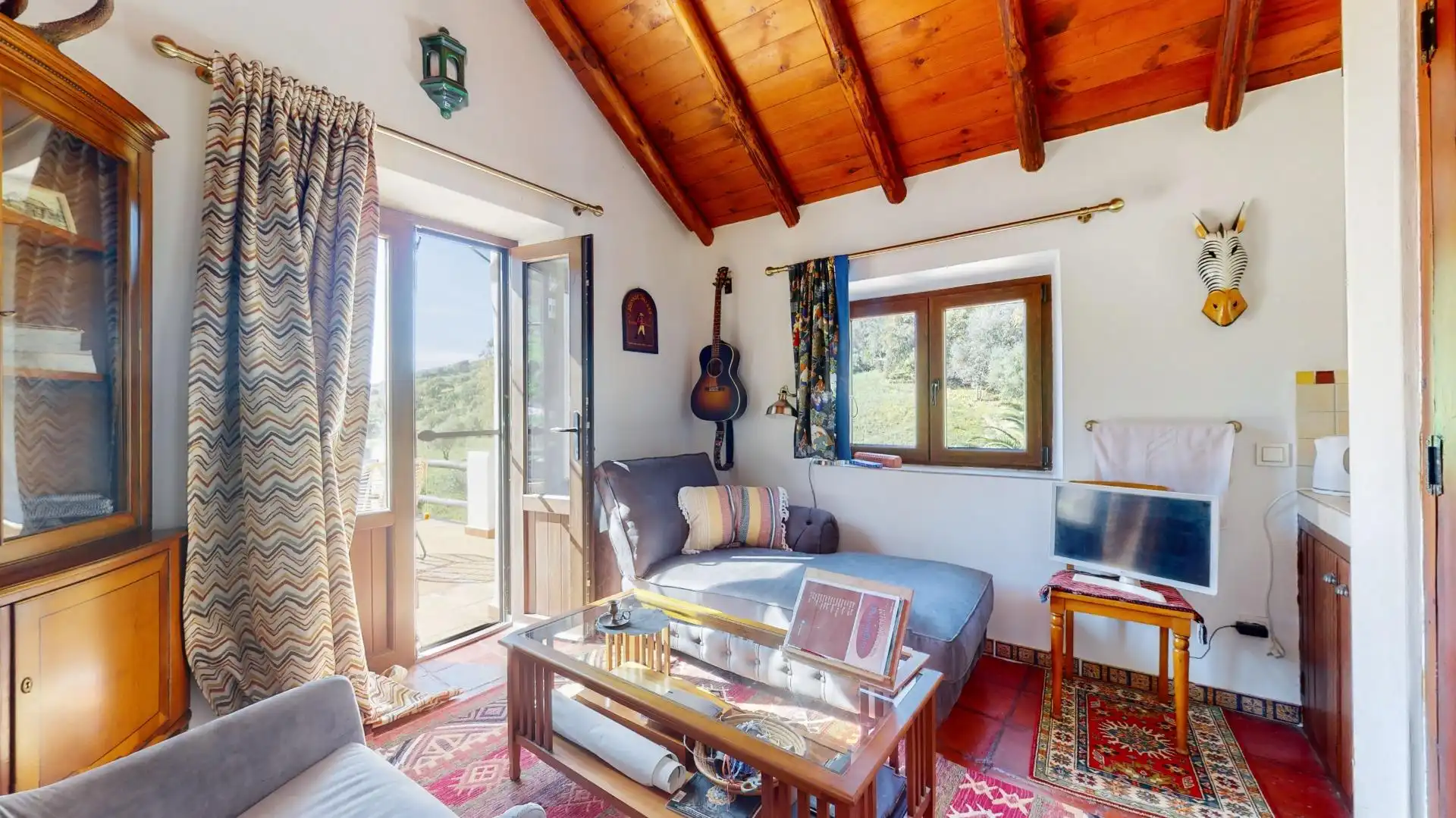 Sala d'estar de Finca rústica en venda en Casares amb Calefacció, Jardí privat i Terrassa
